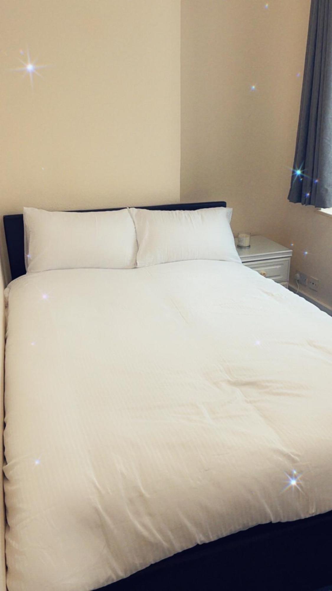 Stay With Chris Woking Ngoại thất bức ảnh