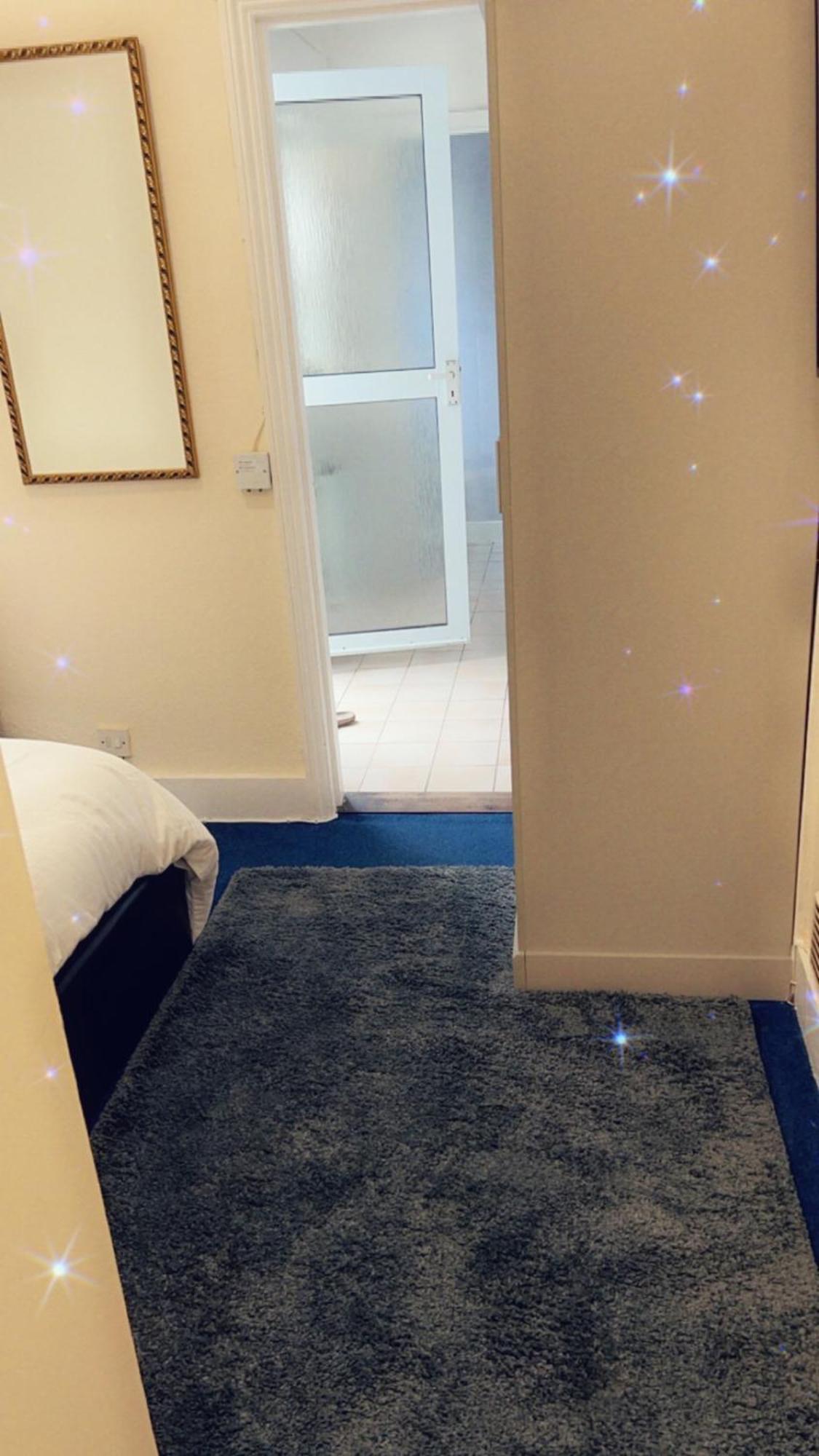 Stay With Chris Woking Ngoại thất bức ảnh